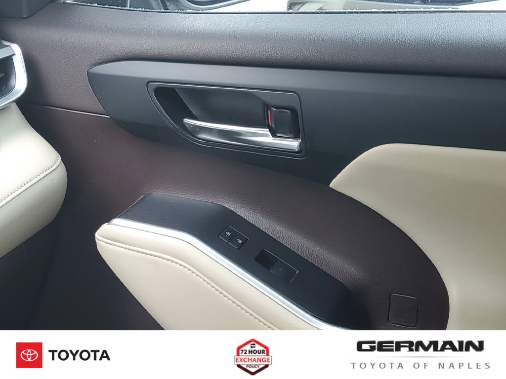 Used 2021 White Toyota XLE image 29