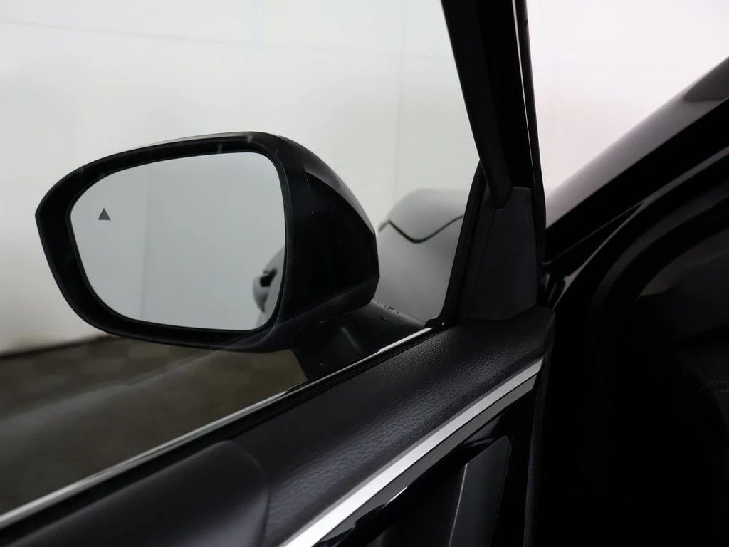 New 2026 Black Mitsubishi SE image 35
