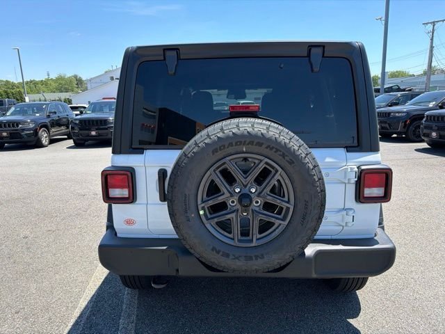New 2026 Bright White Clear-Coat Exterior Paint Jeep Sport S image 4