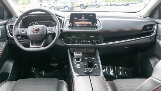 Used 2025 Beige/tan Nissan Rock Creek image 15