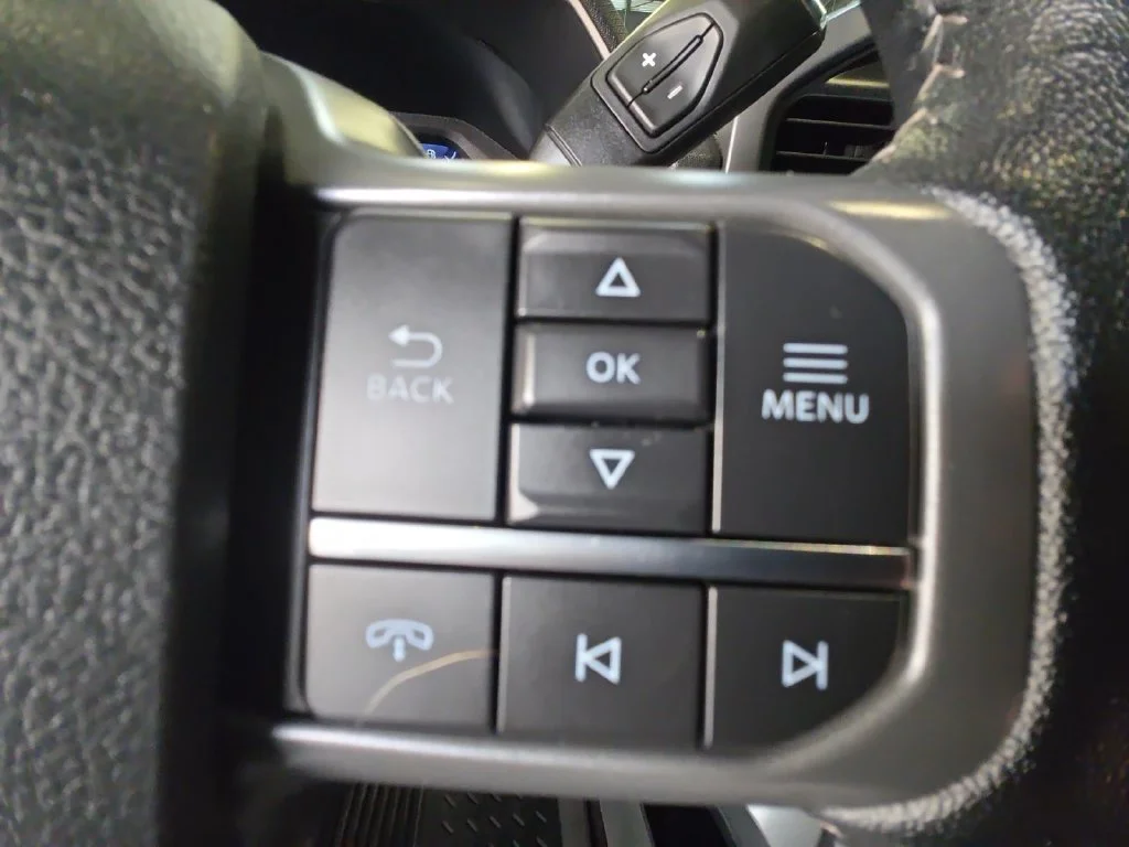Used 2021 Silver Ford XLT image 19
