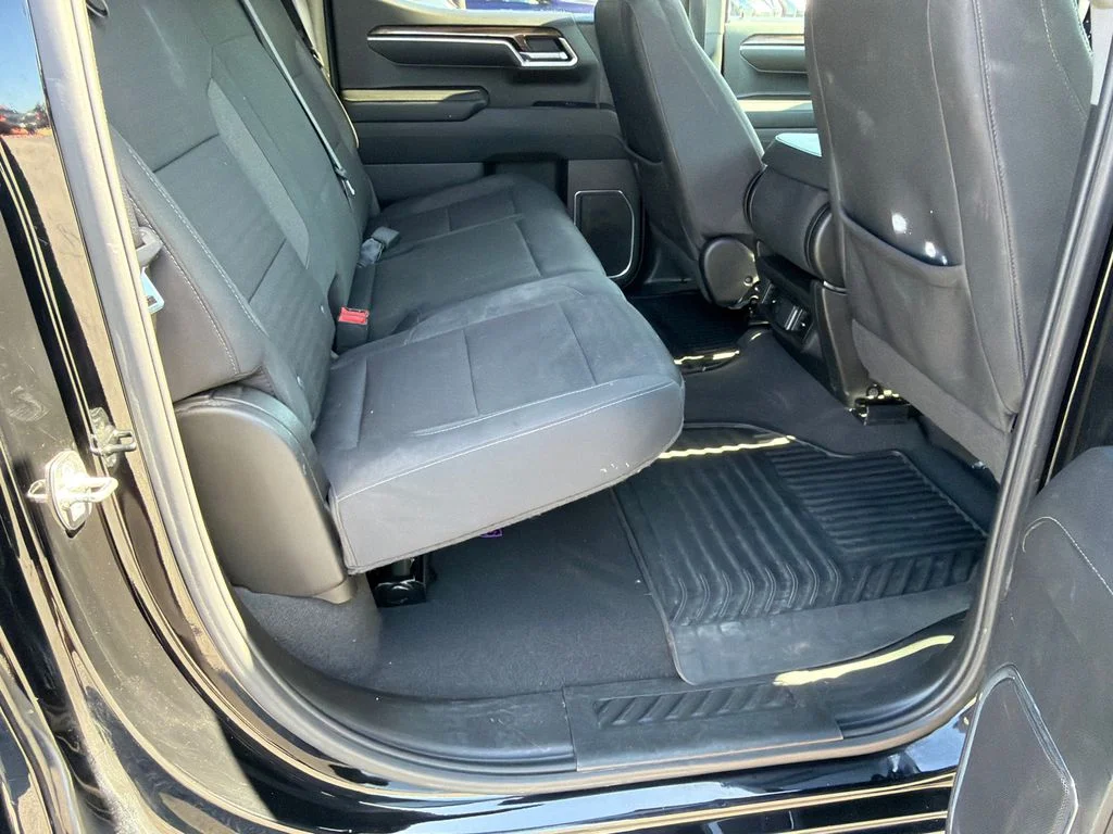 Used 2025 Black Chevrolet LT image 15
