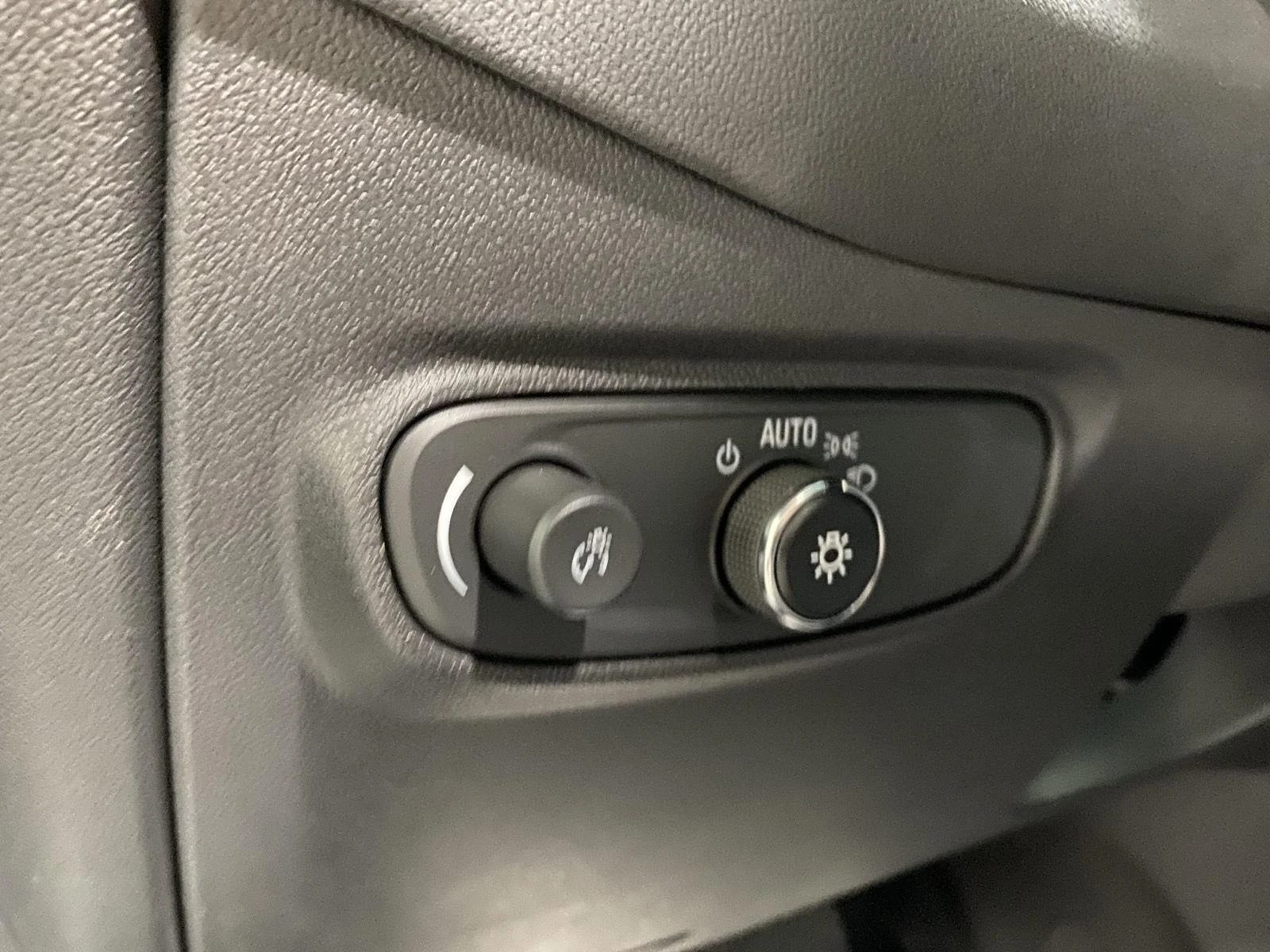 Used 2024 Lakeshore Blue Metallic Chevrolet LT image 19