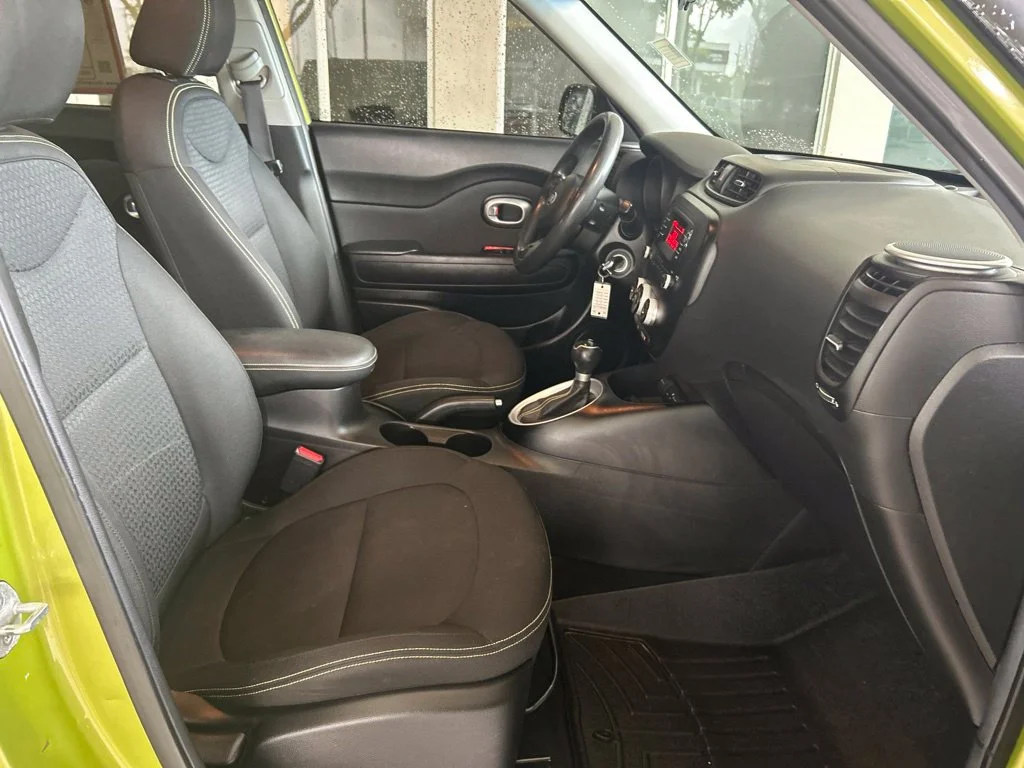 Used 2014 Green Kia Plus image 18