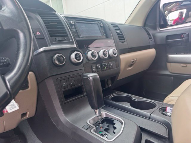 Used 2018 Blue Toyota SR5 image 30