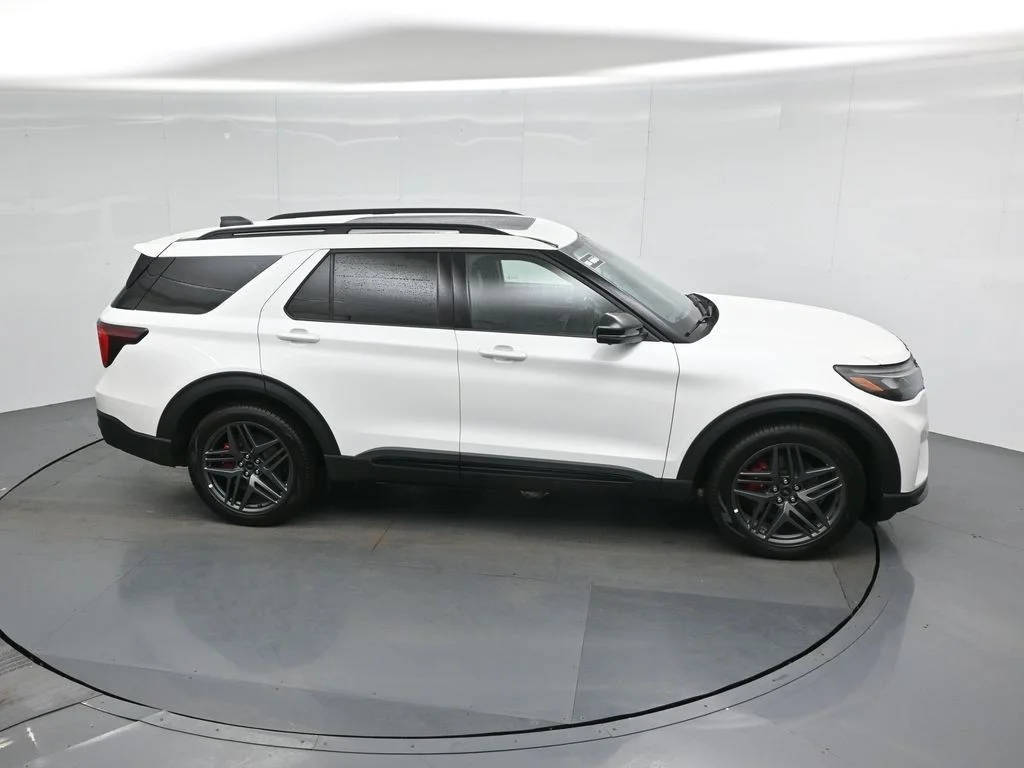 New 2026 Star White Metallic Tri-Coat Ford ST image 55