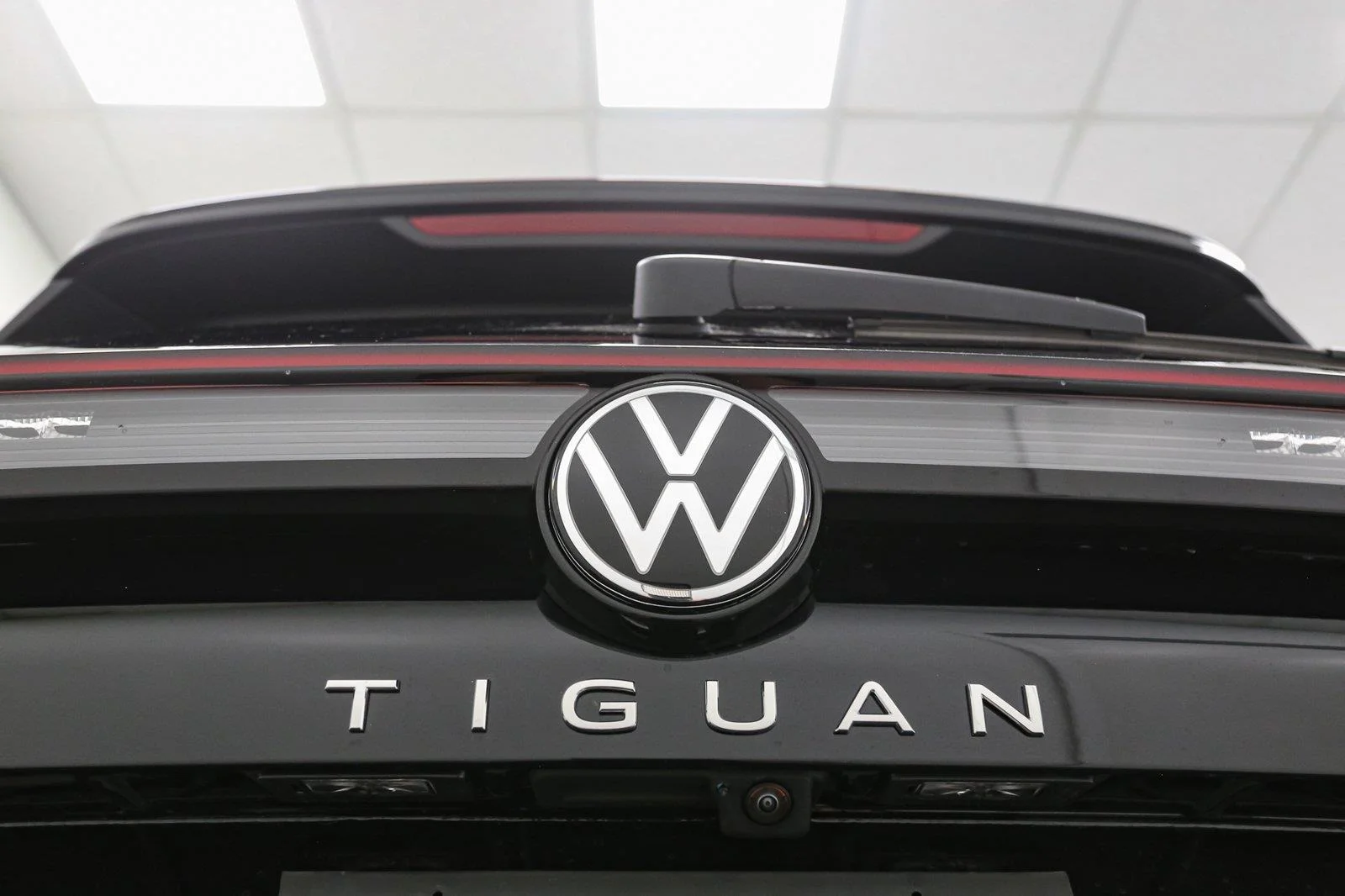 New 2026 Deep Black Pearl Volkswagen SEL R-Line Turbo image 13