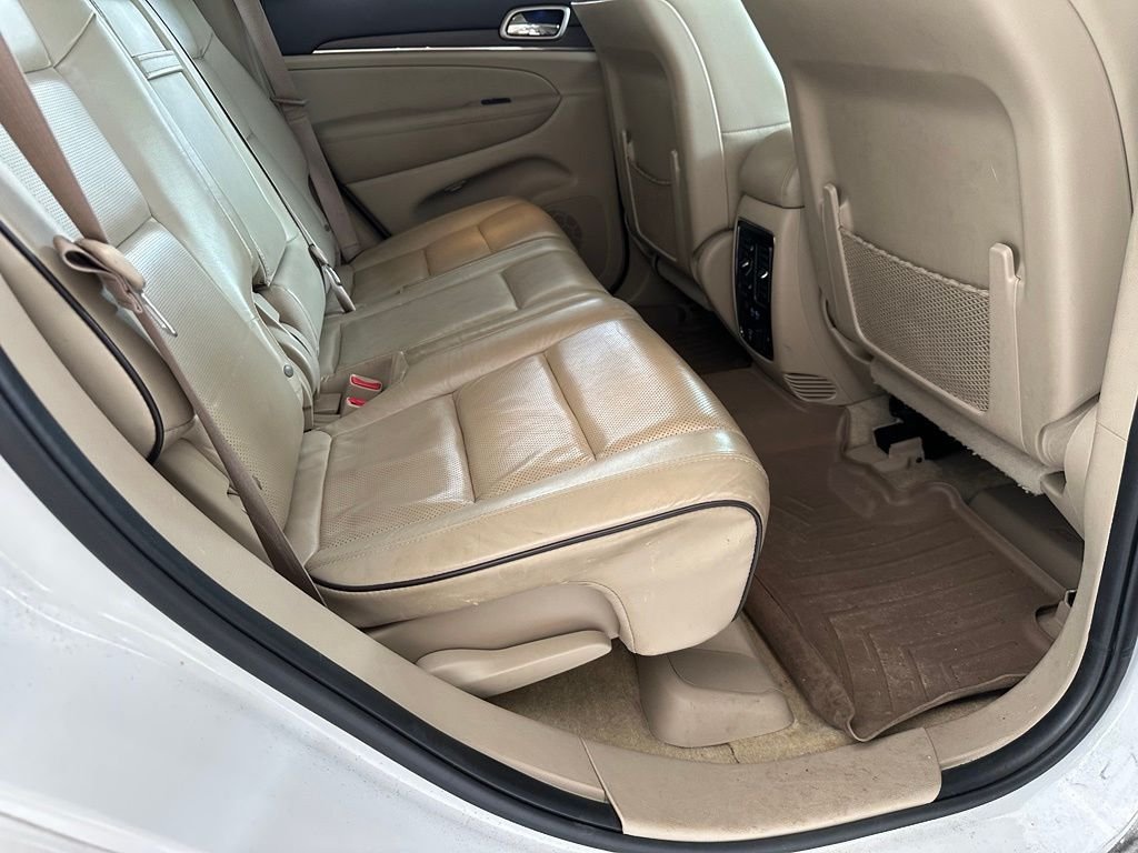 Used 2017 White Jeep Overland image 34