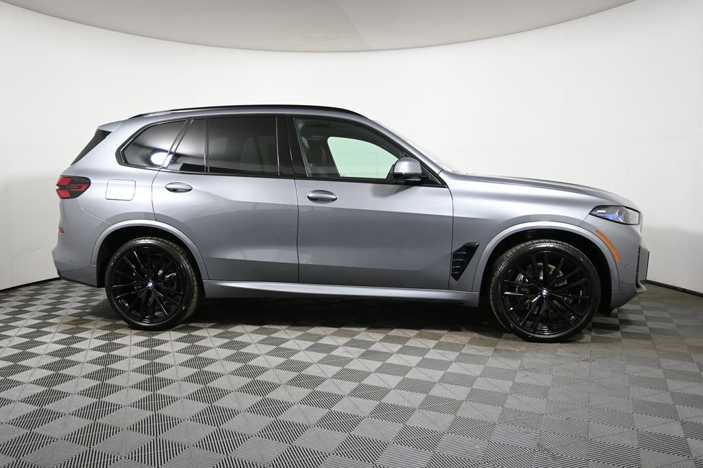 Used 2026 Gray BMW xDrive40i image 8