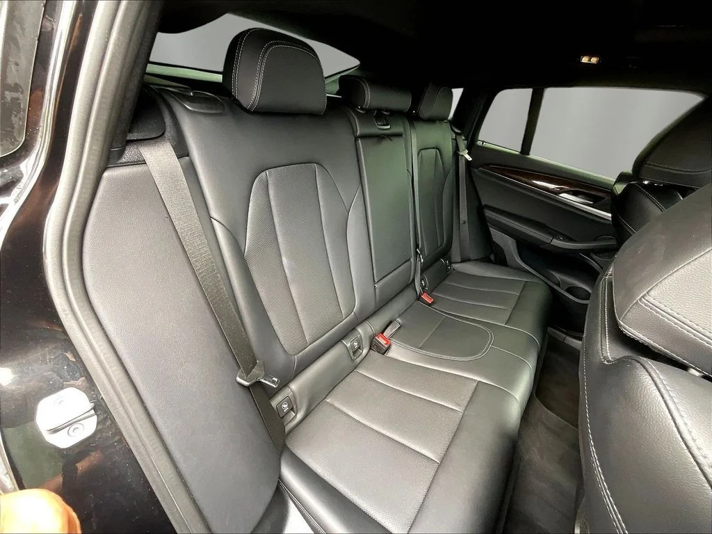 Used 2024 Black Sapphire Metallic BMW xDrive30i image 24