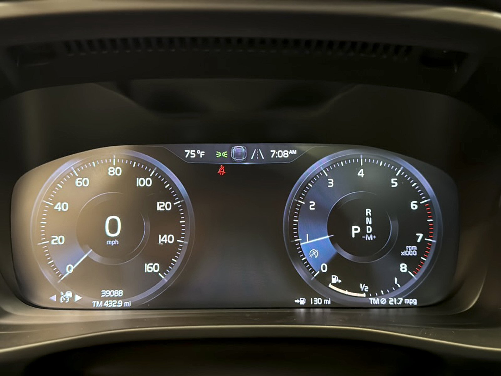 Used 2022 White Volvo T5 R-Design image 18