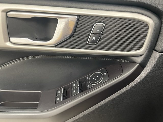 2020 Ford Explorer XLT photo 4