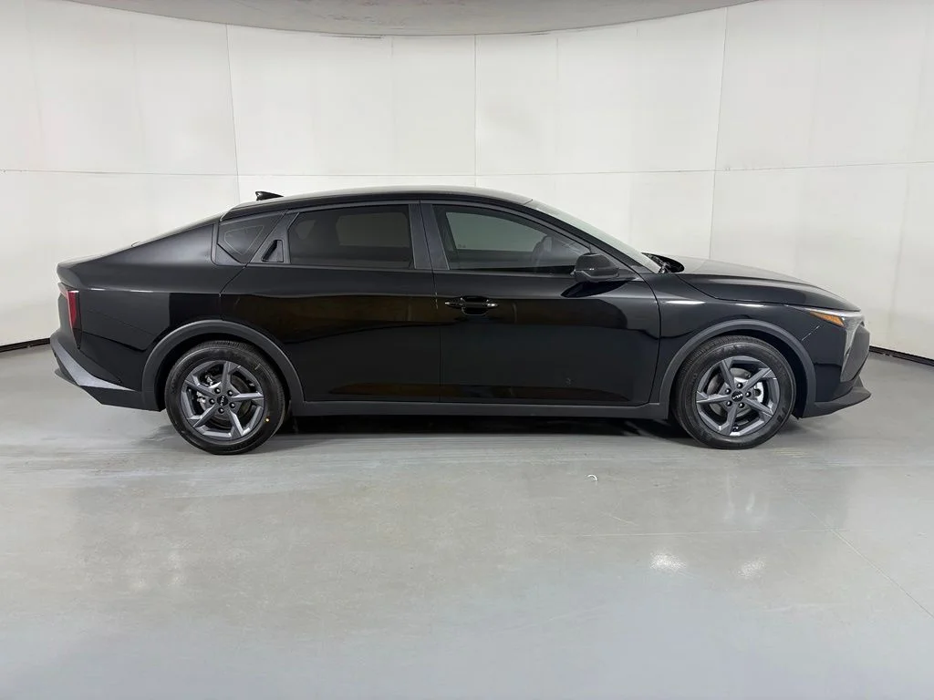 New 2026 Deep Sea Blue Kia LXS image 9