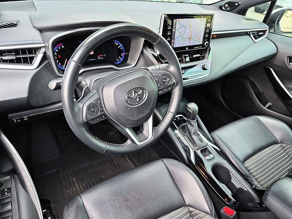 Used 2021 BLIZZARD PEARL Toyota XSE image 32