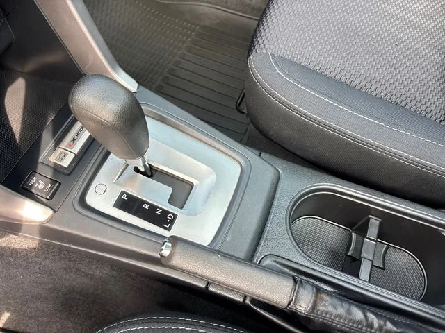Used 2017 Silver Subaru 2.5i Premium image 27