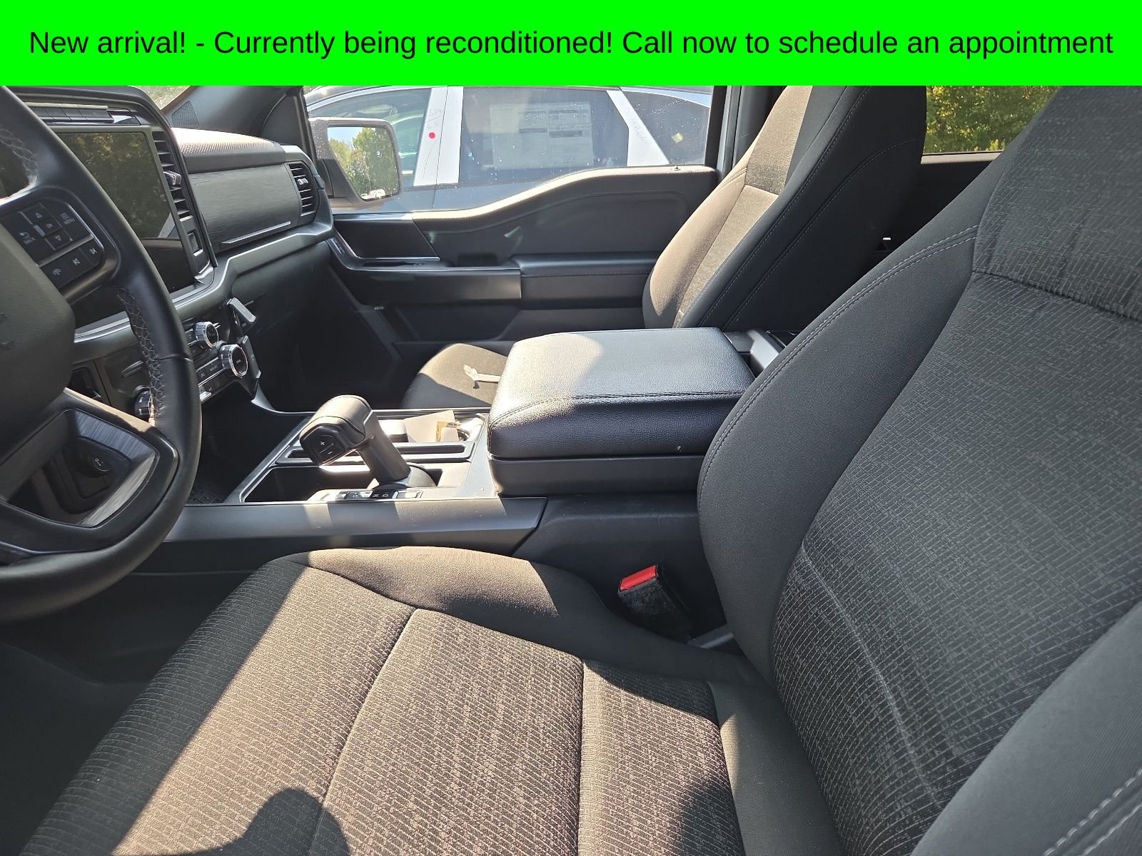 Used 2024 Oxford White Ford XLT image 10