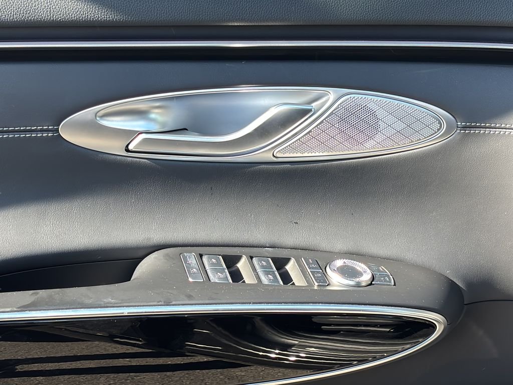 Certified Used 2026 Makalu Gray Genesis 2.5T image 16