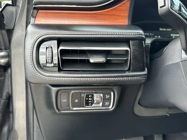 Used 2020 Gray Lincoln Reserve image 31
