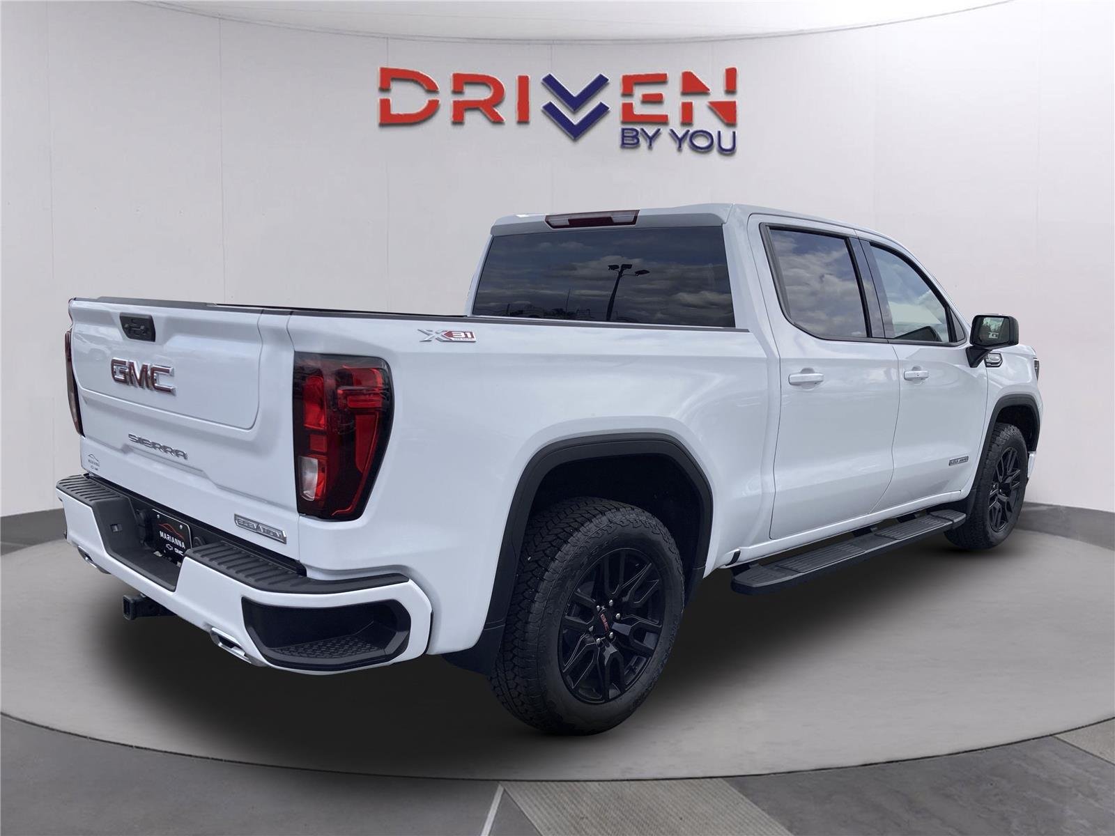 New 2026 Summit White GMC Elevation image 5