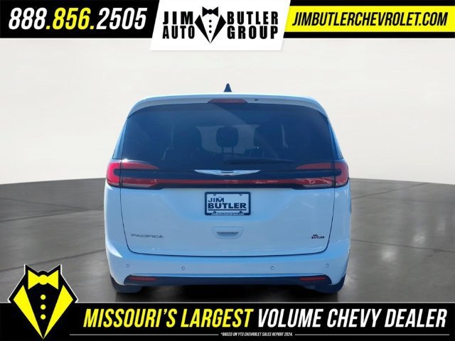 Used 2024  Chrysler Touring L image 21
