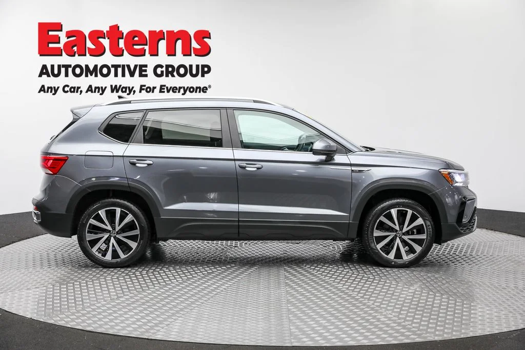 Used 2023 Gray Volkswagen 1.5T SE image 4