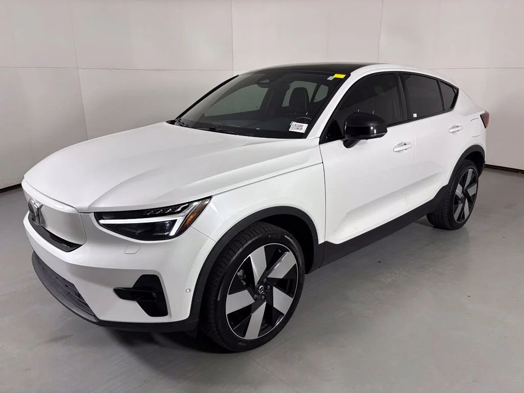 Used 2023 White Volvo Ultimate image 4