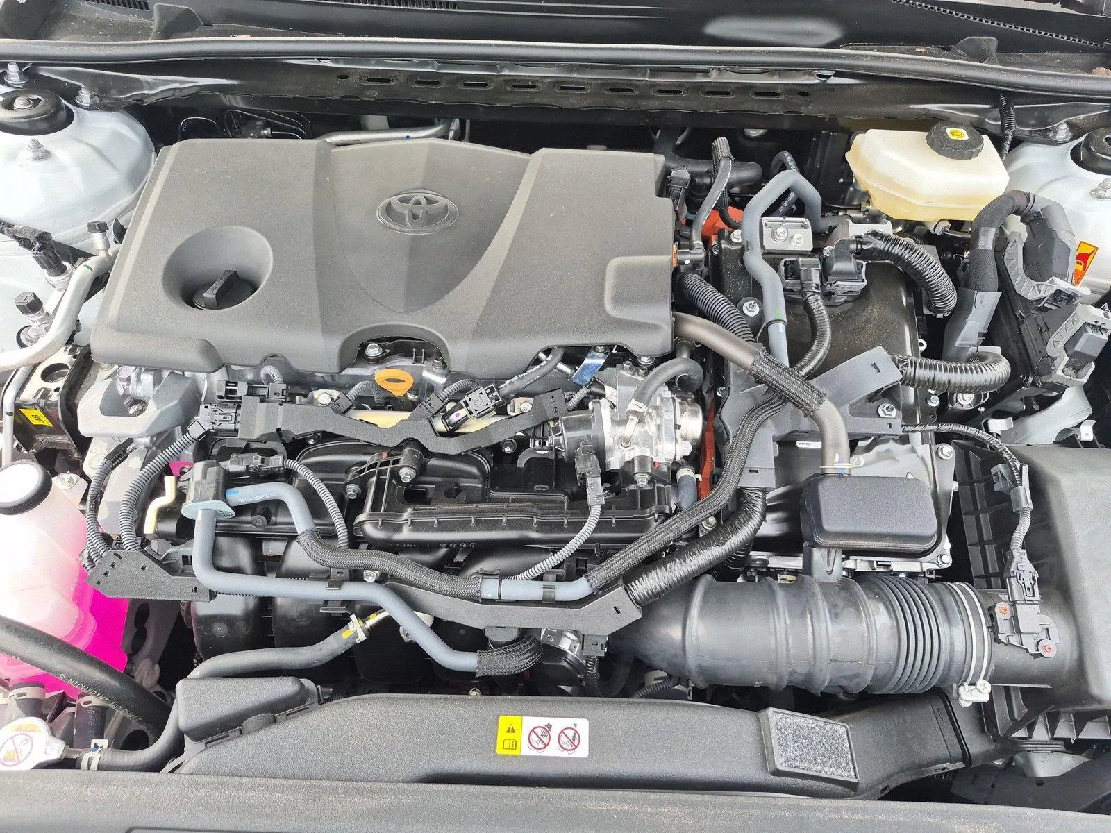 Used 2026 Wind Chill Pearl Toyota XLE image 39