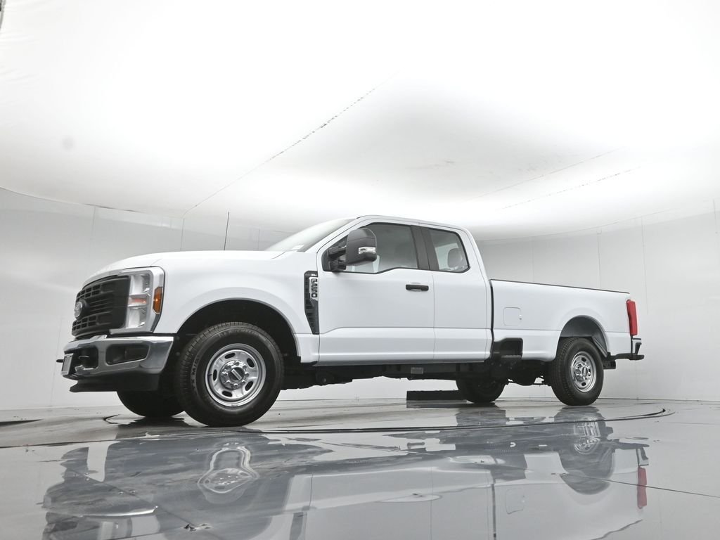 New 2026 Oxford White Ford XL image 46