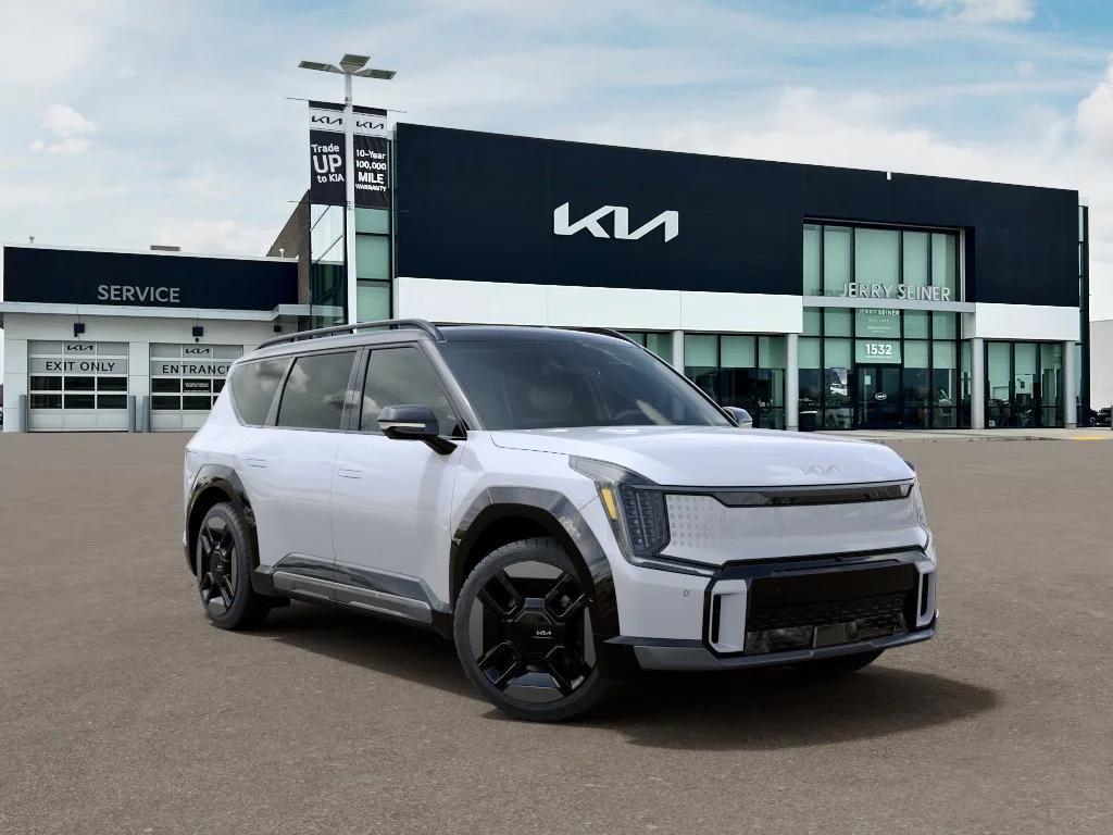 New 2026 Glacial White Pearl/Ebony Black Roof Kia GT-Line image 8