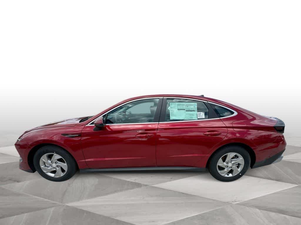 New 2026 Ultimate red Hyundai SE image 5