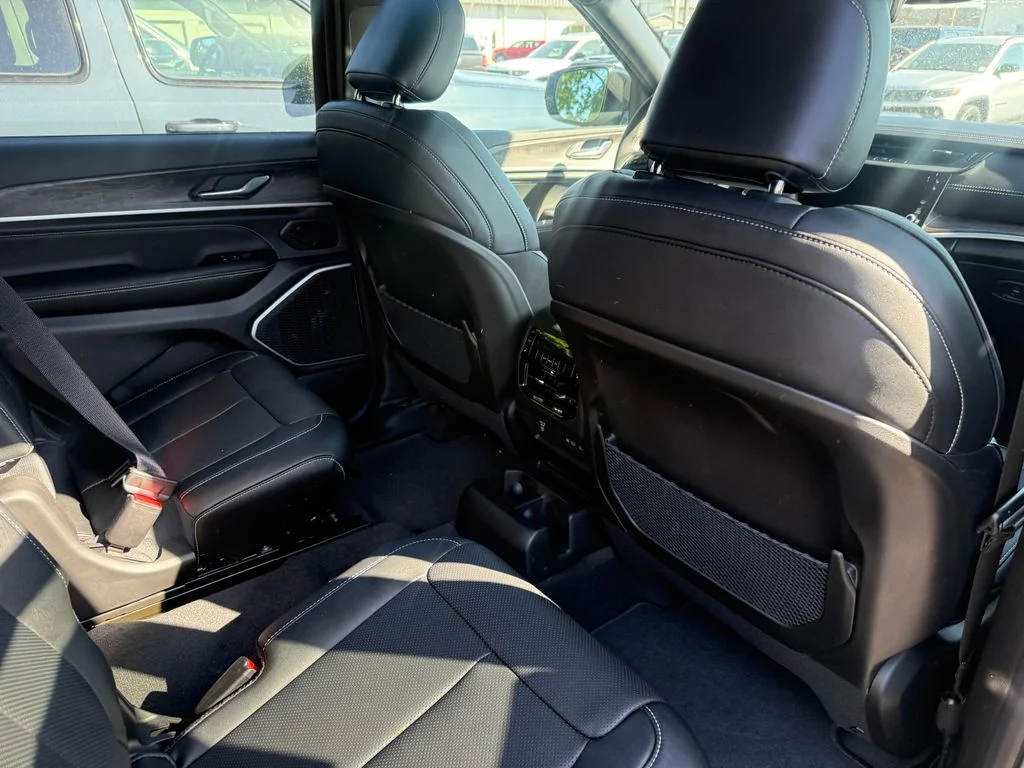 New 2026 White/off-white Jeep Limited image 6