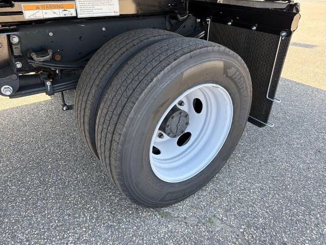2025 Ford F-600 Super Duty Chassis Cab XL - Photo 34