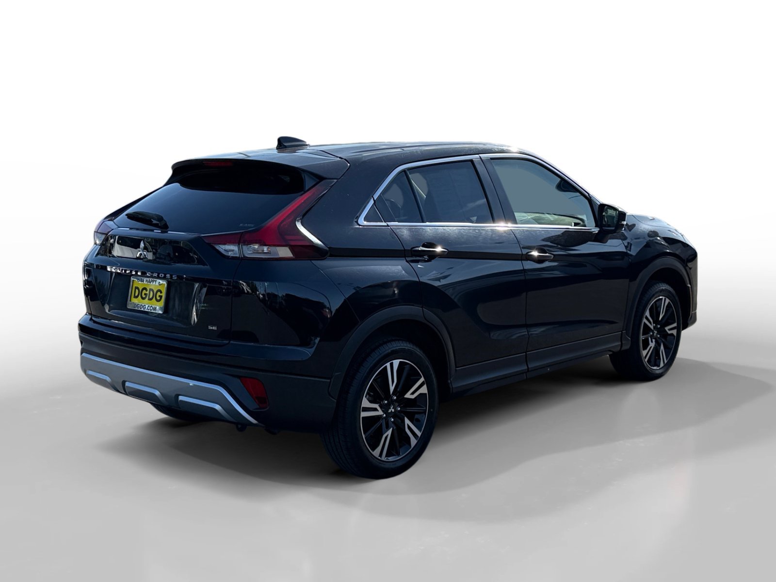 Used 2024 Lightning Blue Metallic Mitsubishi SE image 5