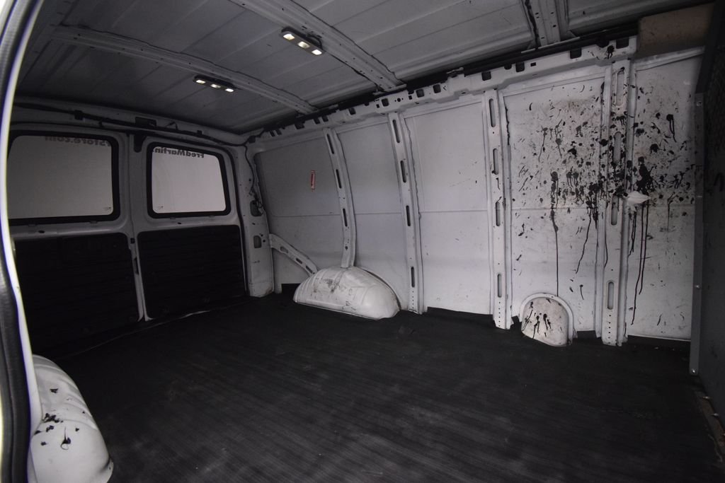 Used 2018 Summit White GMC Work Van image 16