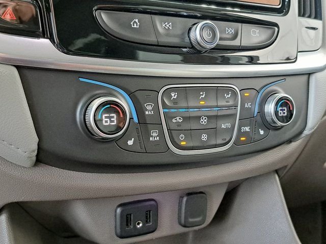 Used 2019 Gray Chevrolet 3LT image 17