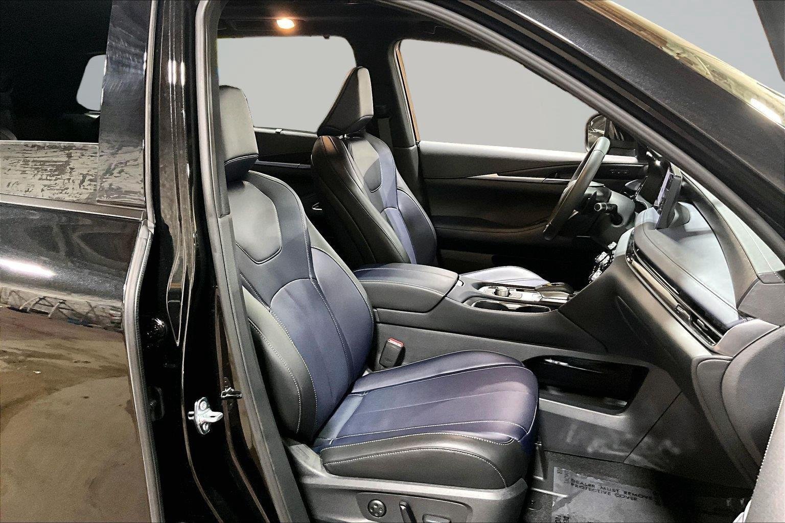 Used 2026 Mineral Black INFINITI SPORT image 8