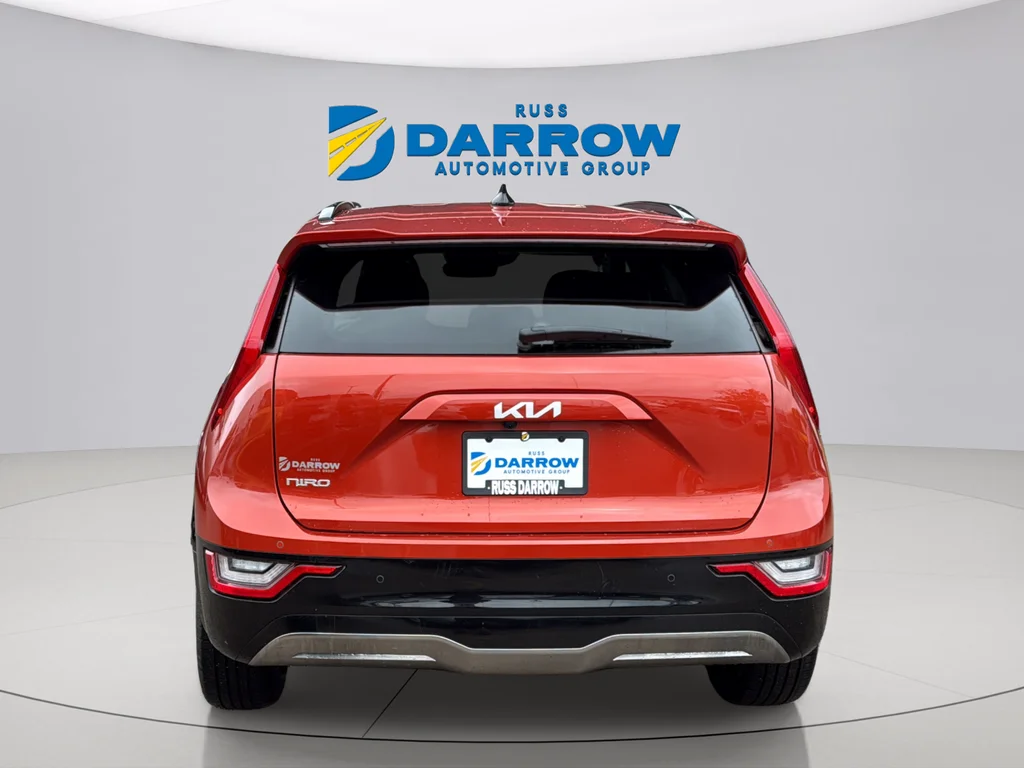 Used 2023 Red Kia Wave image 4