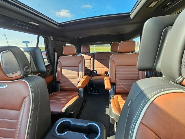 2024 GMC Yukon Denali Ultimate - Photo 43