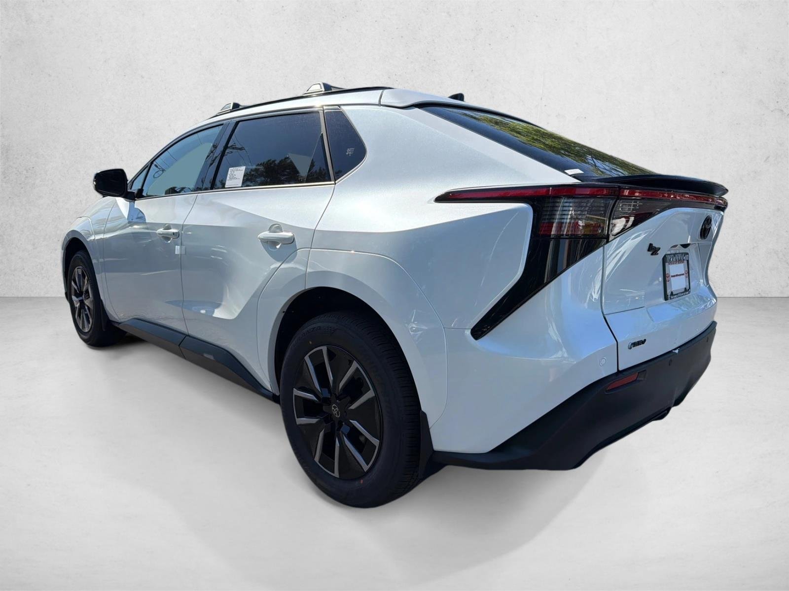 New 2026 Wind Chill Pearl Toyota XLE image 5