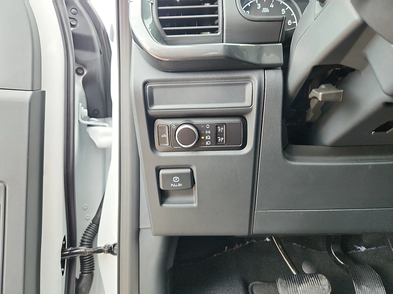 New 2026 Oxford White Ford STX image 16