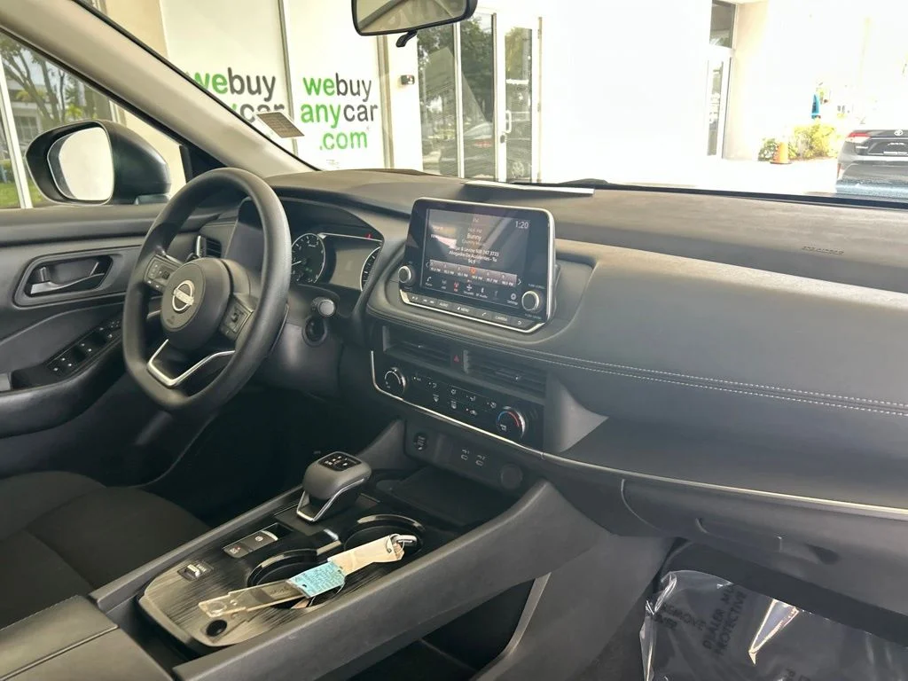 Used 2024 Silver Nissan S image 21