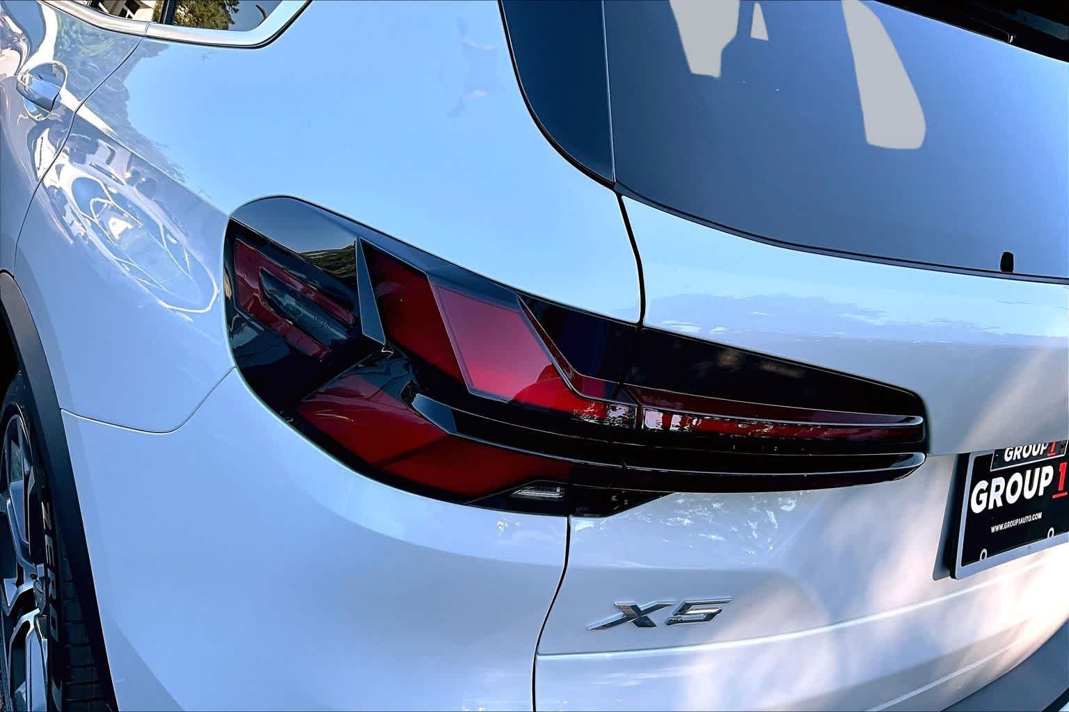 New 2026 Mineral White Metallic BMW xDrive40i image 14