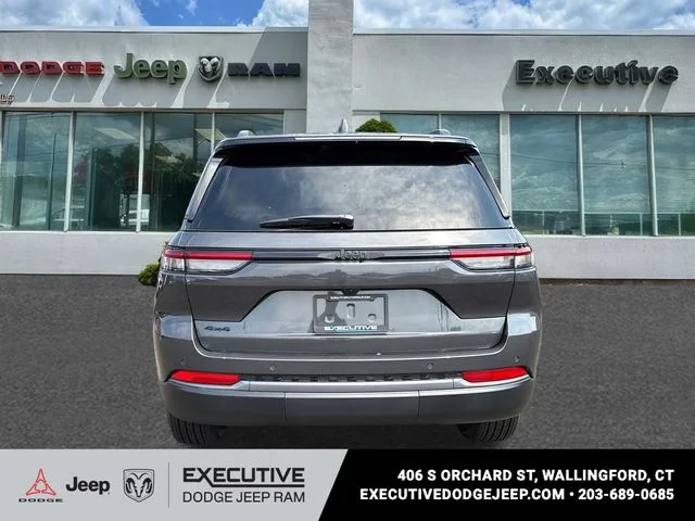 New 2026 Baltic Gray Metallic Clear-Coat Exterior Paint Jeep Altitude image 3