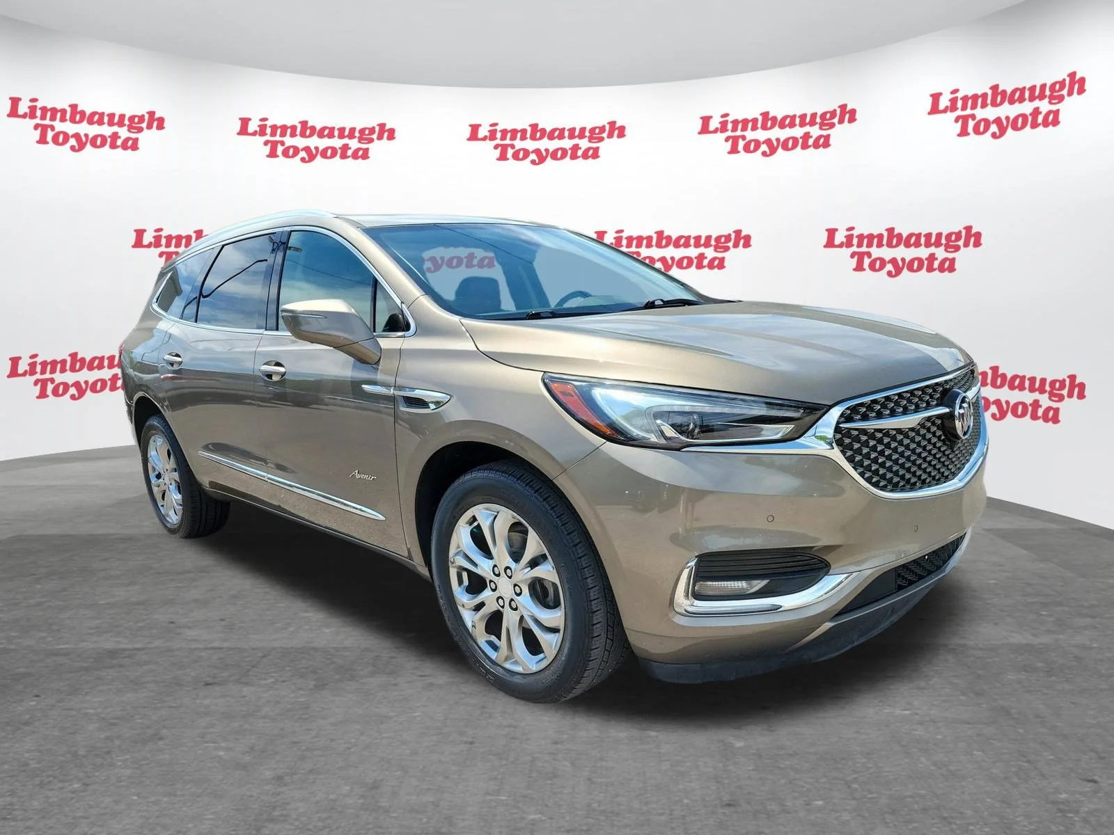 Used 2020 Champagne Gold Metallic Buick Avenir image 22