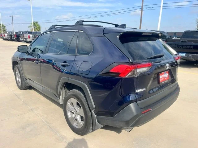 Used 2023  Toyota XLE image 4