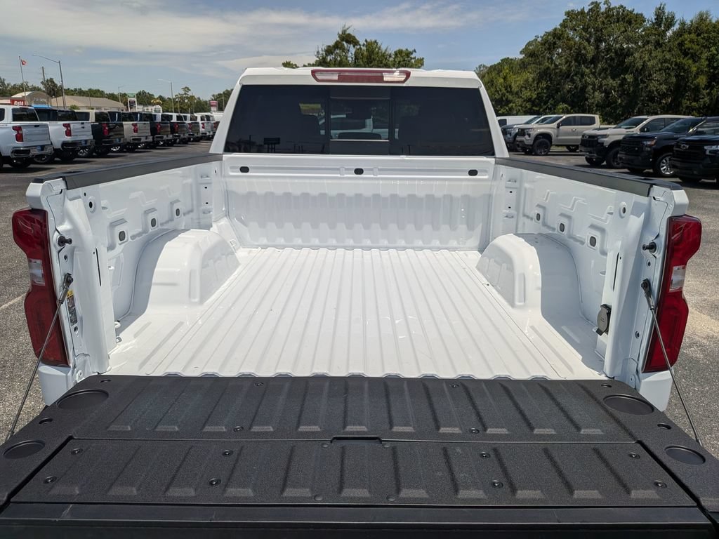 New 2026 Summit White Chevrolet RST image 33