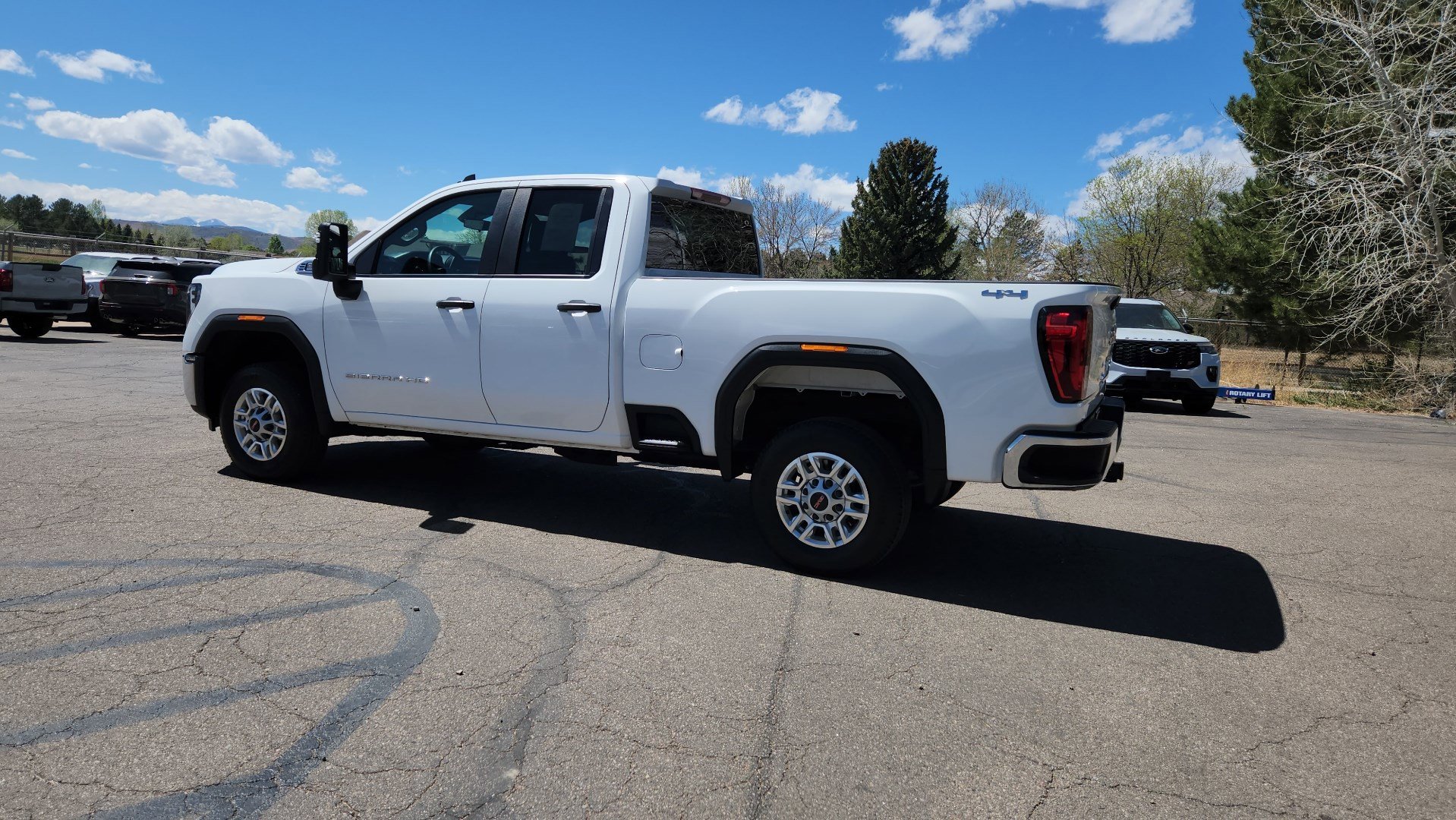 Used 2025 Summit White GMC Pro image 9