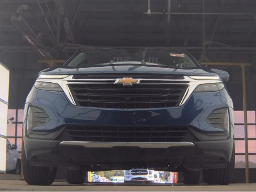 Used 2023 Blue Chevrolet LT image 3