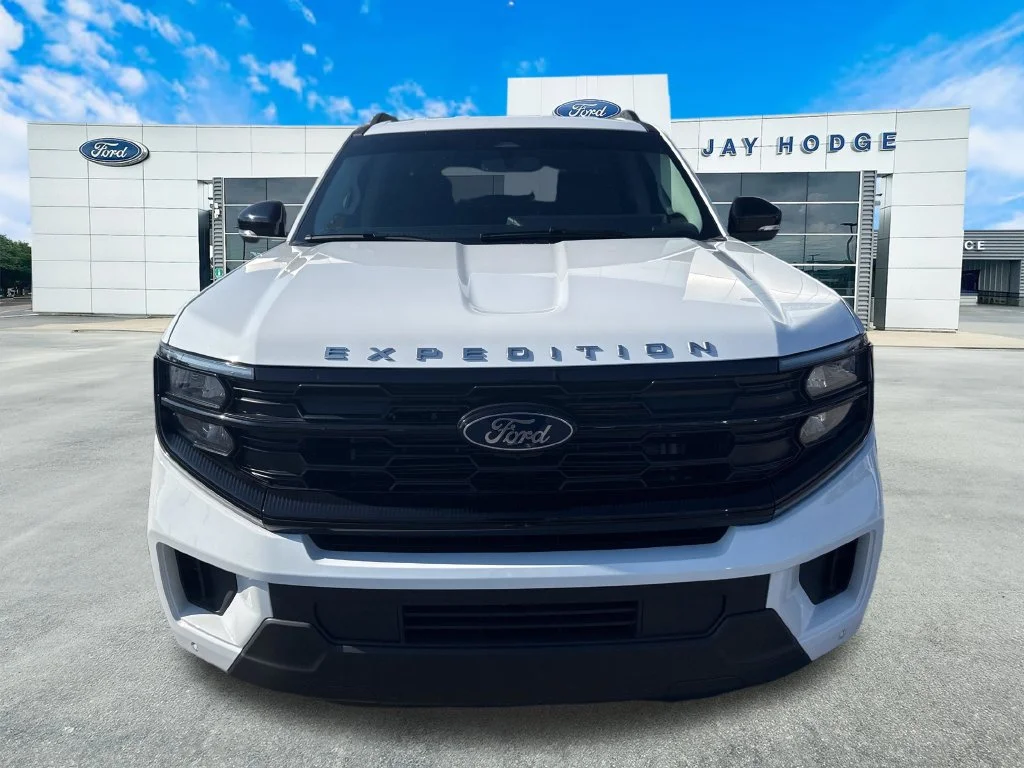 New 2026 Oxford White Ford Active image 8