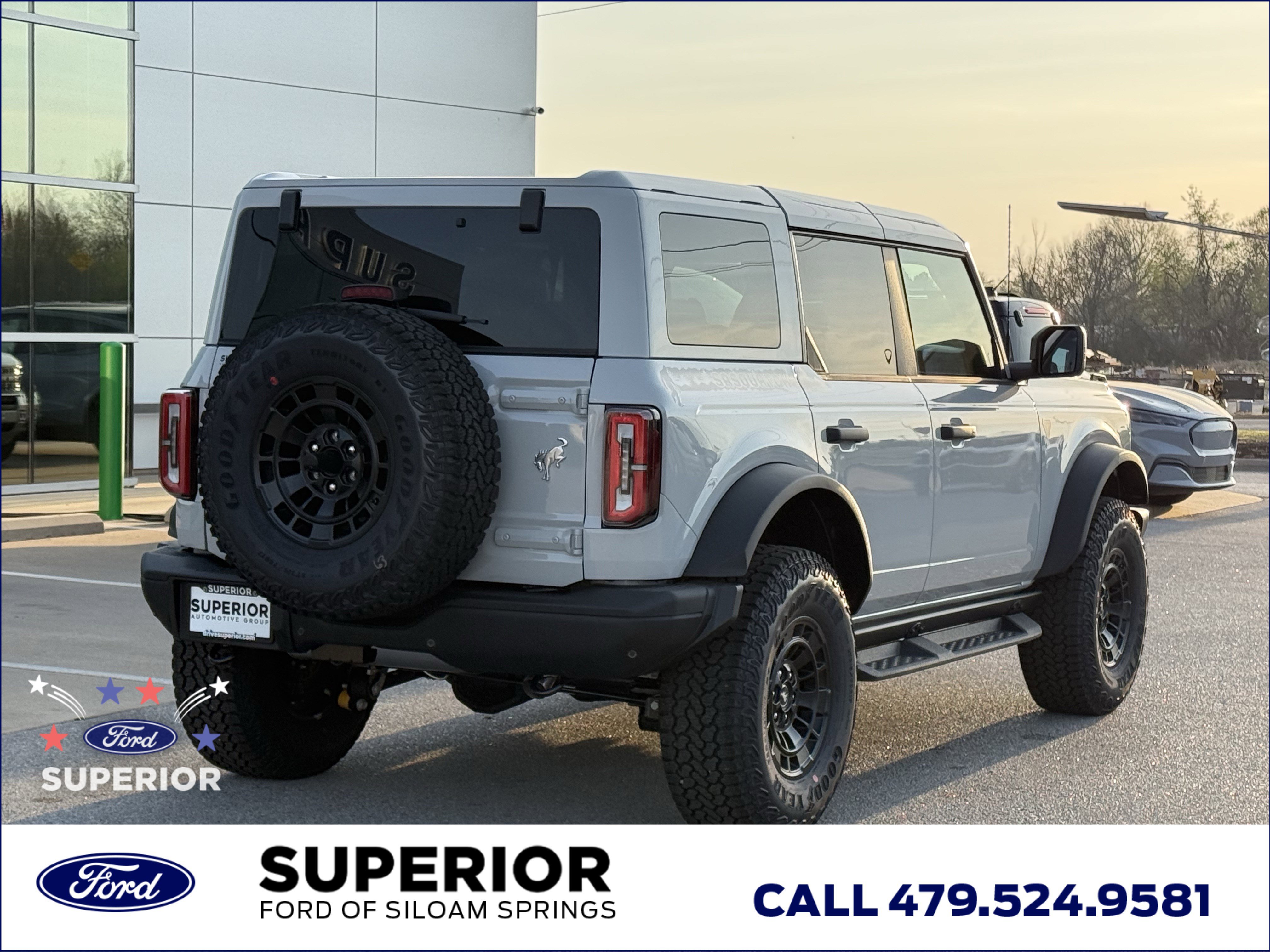 New 2026 Avalanche Gray Ford Badlands 4WD image 3